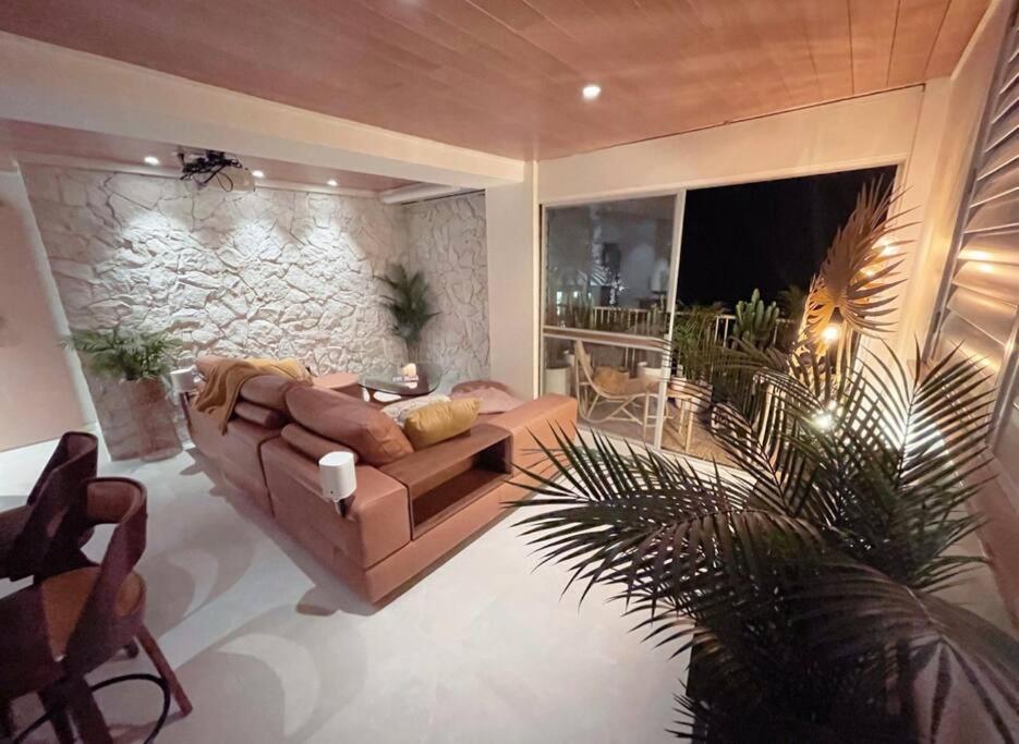 דירות גולד קוסט Chic Beachside Getaway 2Br 2Bath Fully Equipped מראה חיצוני תמונה