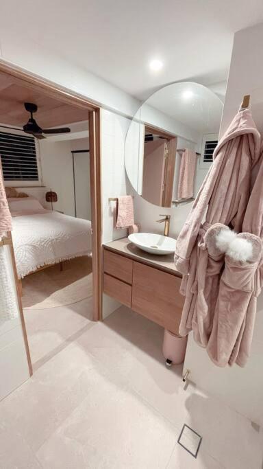 דירות גולד קוסט Chic Beachside Getaway 2Br 2Bath Fully Equipped מראה חיצוני תמונה
