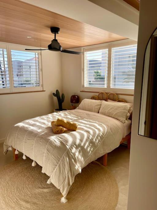 דירות גולד קוסט Chic Beachside Getaway 2Br 2Bath Fully Equipped מראה חיצוני תמונה