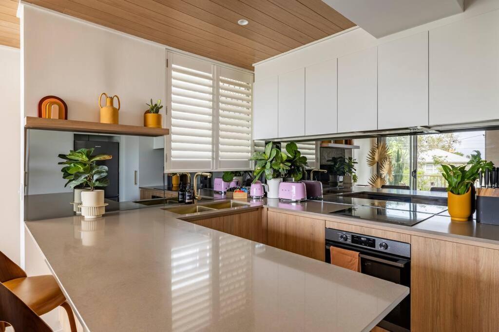 דירות גולד קוסט Chic Beachside Getaway 2Br 2Bath Fully Equipped מראה חיצוני תמונה