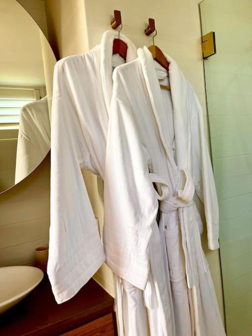 דירות גולד קוסט Chic Beachside Getaway 2Br 2Bath Fully Equipped מראה חיצוני תמונה