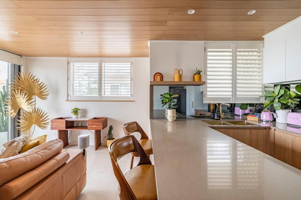 דירות גולד קוסט Chic Beachside Getaway 2Br 2Bath Fully Equipped מראה חיצוני תמונה