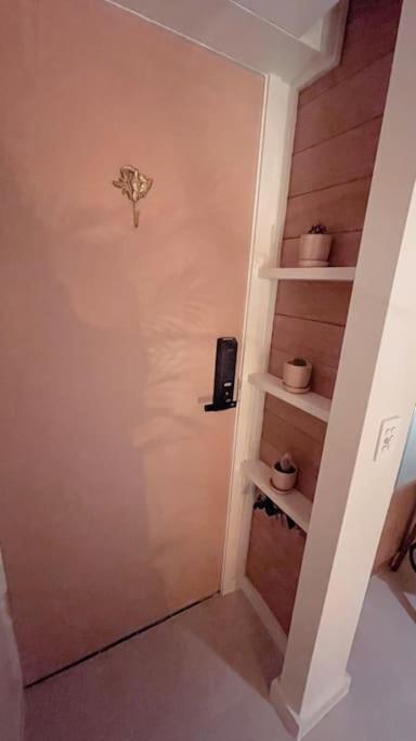 דירות גולד קוסט Chic Beachside Getaway 2Br 2Bath Fully Equipped מראה חיצוני תמונה