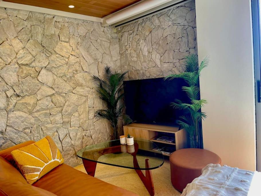 דירות גולד קוסט Chic Beachside Getaway 2Br 2Bath Fully Equipped מראה חיצוני תמונה